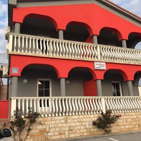 Santoni Apartment Vir Exterior photo