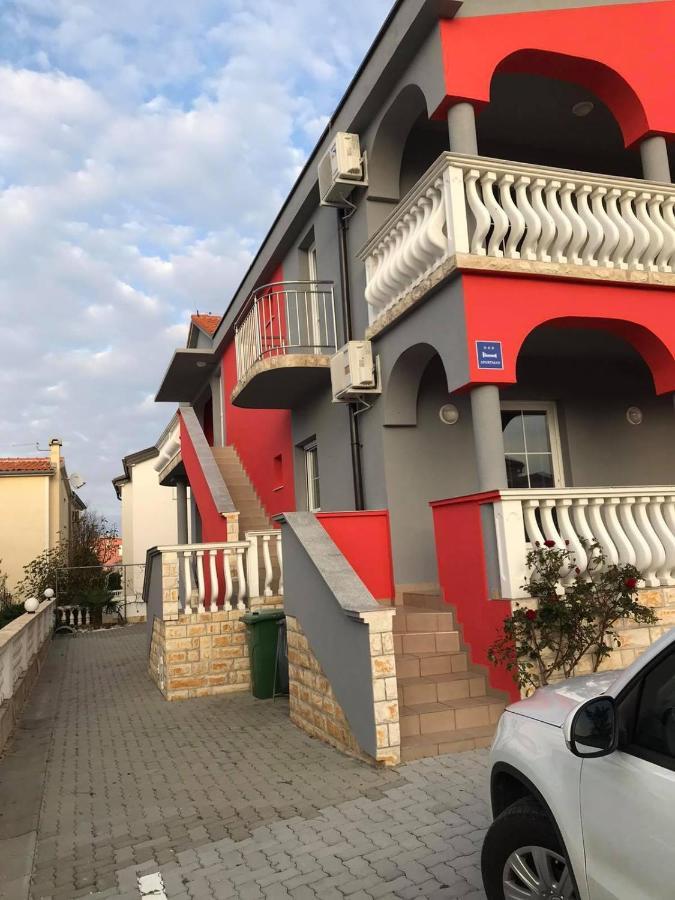 Santoni Apartment Vir Exterior photo
