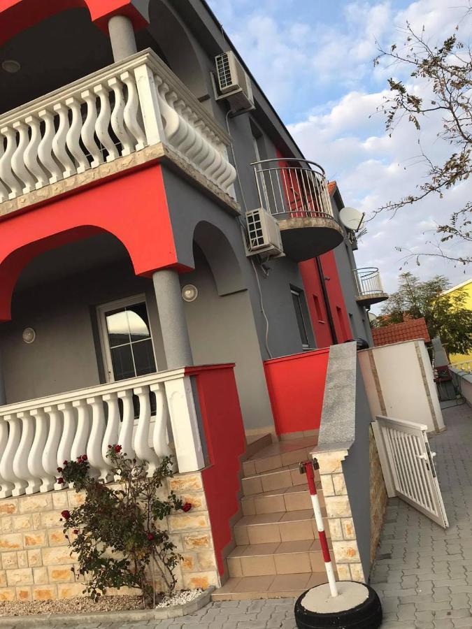Santoni Apartment Vir Exterior photo